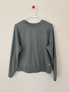 Vuori Women Long Sleeve Halo Crew Neck Sweater Green Athletic Sweatshirt